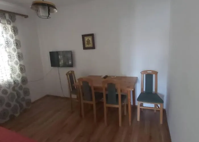 Mathilda Apartment *